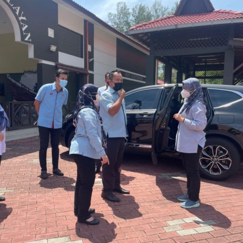 LAWATAN KERJA PEMBERSIHAN PERSISIR PANTAI DAN KAWASAN PERKELAHAN PANTAI TANJUNG BALAU 1